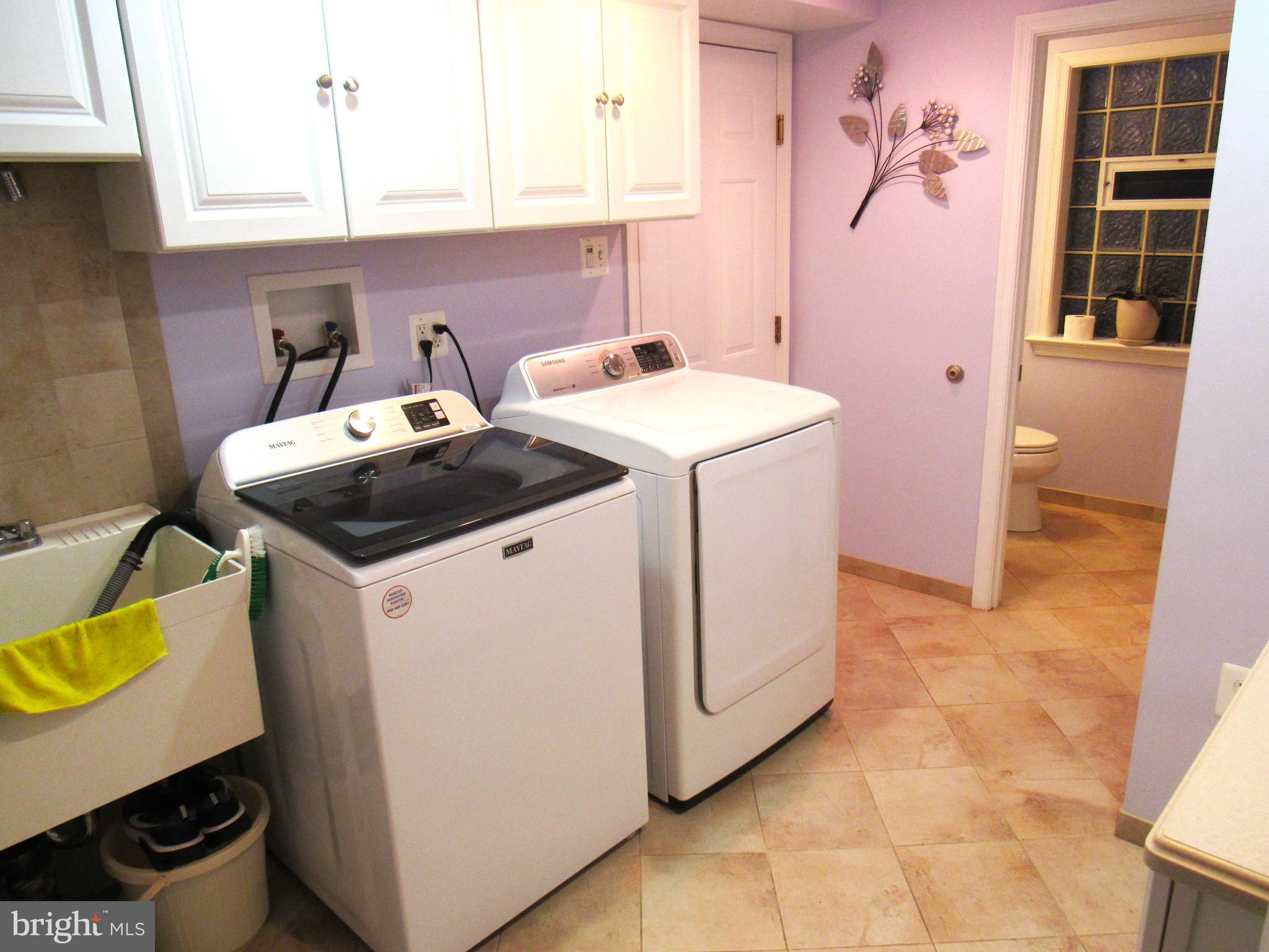 214 Greendale Road Philadelphia, PA 19154 - Photo 14 of 32 Laundry