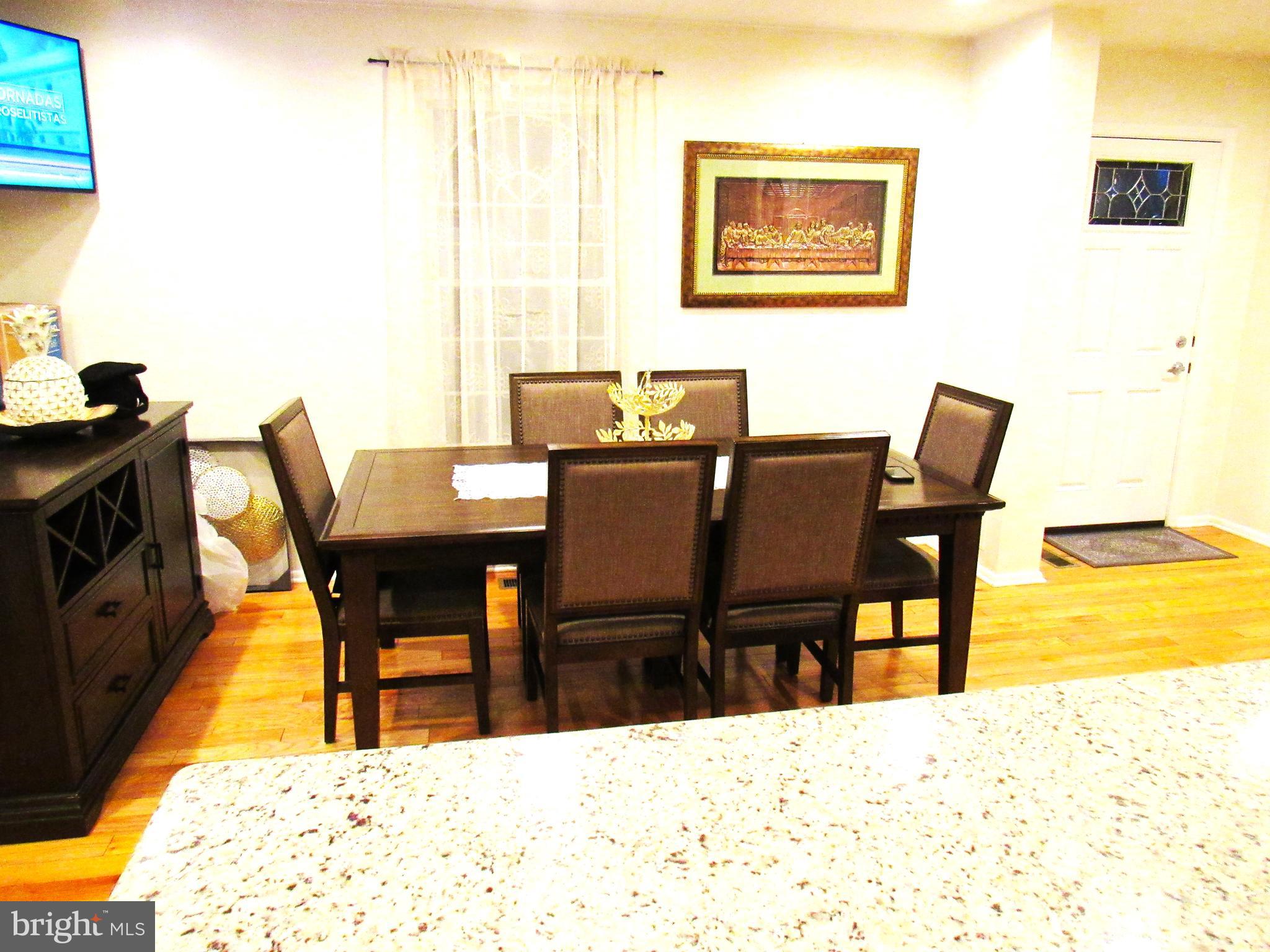 214 Greendale Road Philadelphia, PA 19154 - Photo 6 of 32 Diningroom