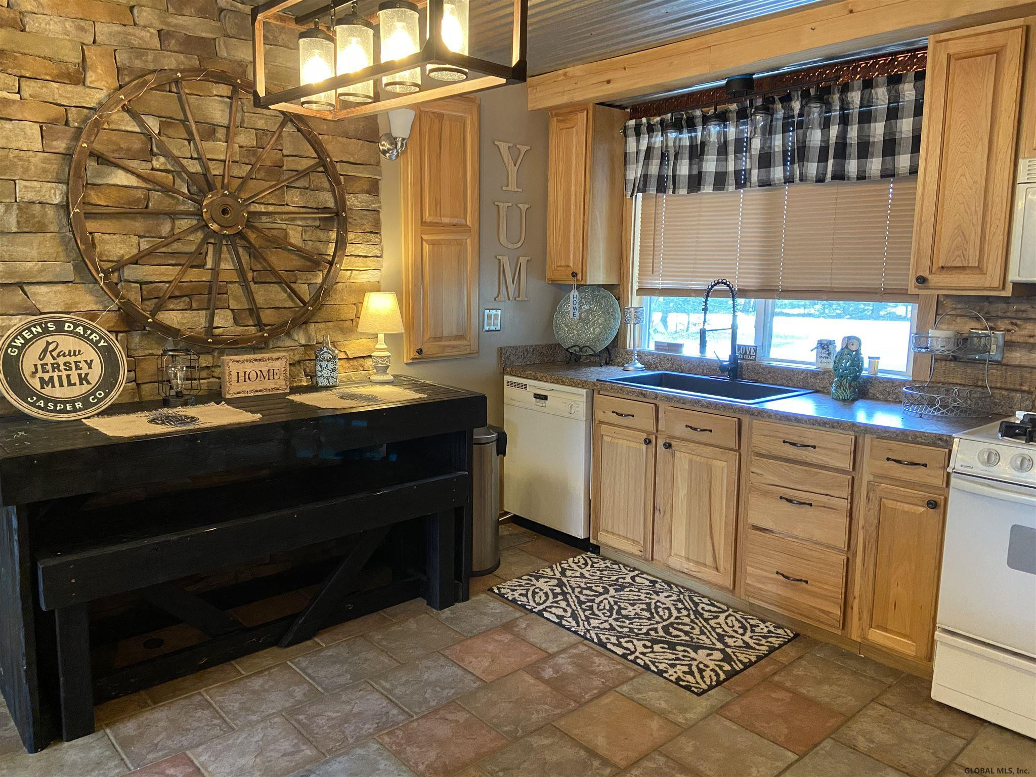 281 South Line Road Galway, NY 12074 - Photo 10 of 40 Photo 11