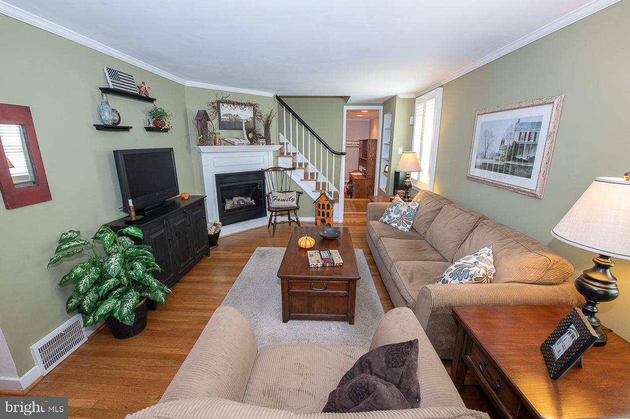 361 Inwood Road Ardmore, PA 19003 - Photo 3 of 31 Living room
