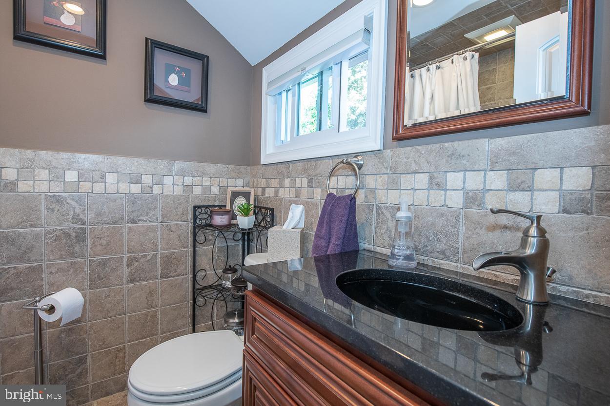 361 Inwood Road Ardmore, PA 19003 - Photo 23 of 31 Upstairs bathroom