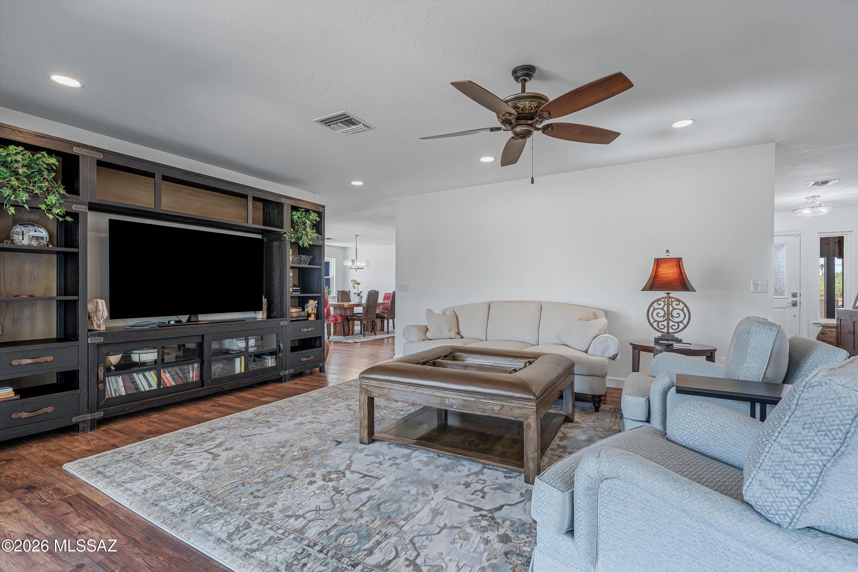 10015 East Fort Lowell Road Tucson, AZ 85749 - Photo 9 of 45 Living Room