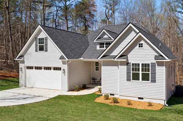 $499,900 | 103 Bunker Lane, Westminster, SC 29693