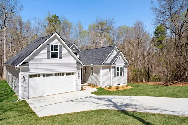 $499,900 | 103 Bunker Lane, Westminster, SC 29693