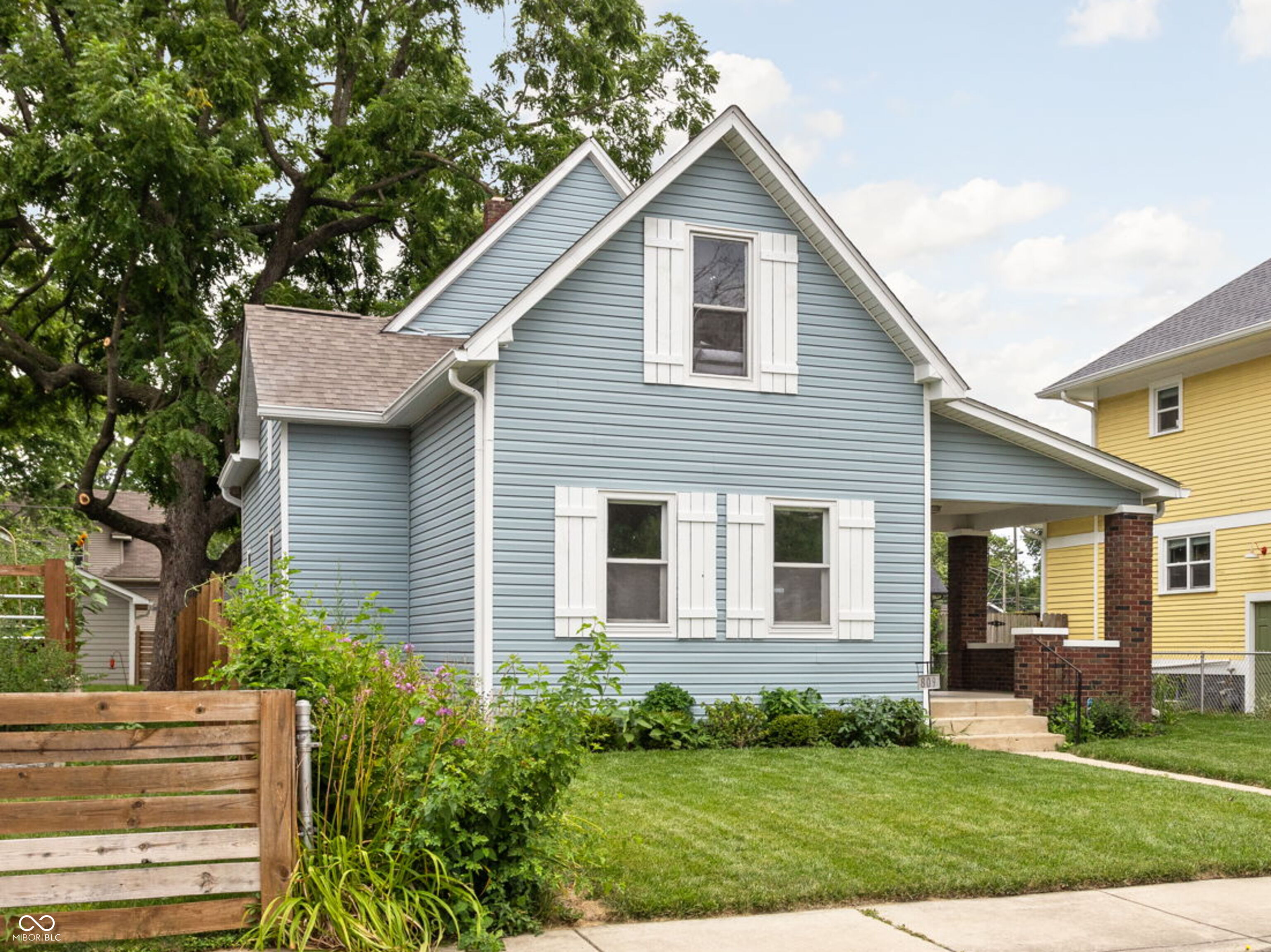 809 North Temple Ave  