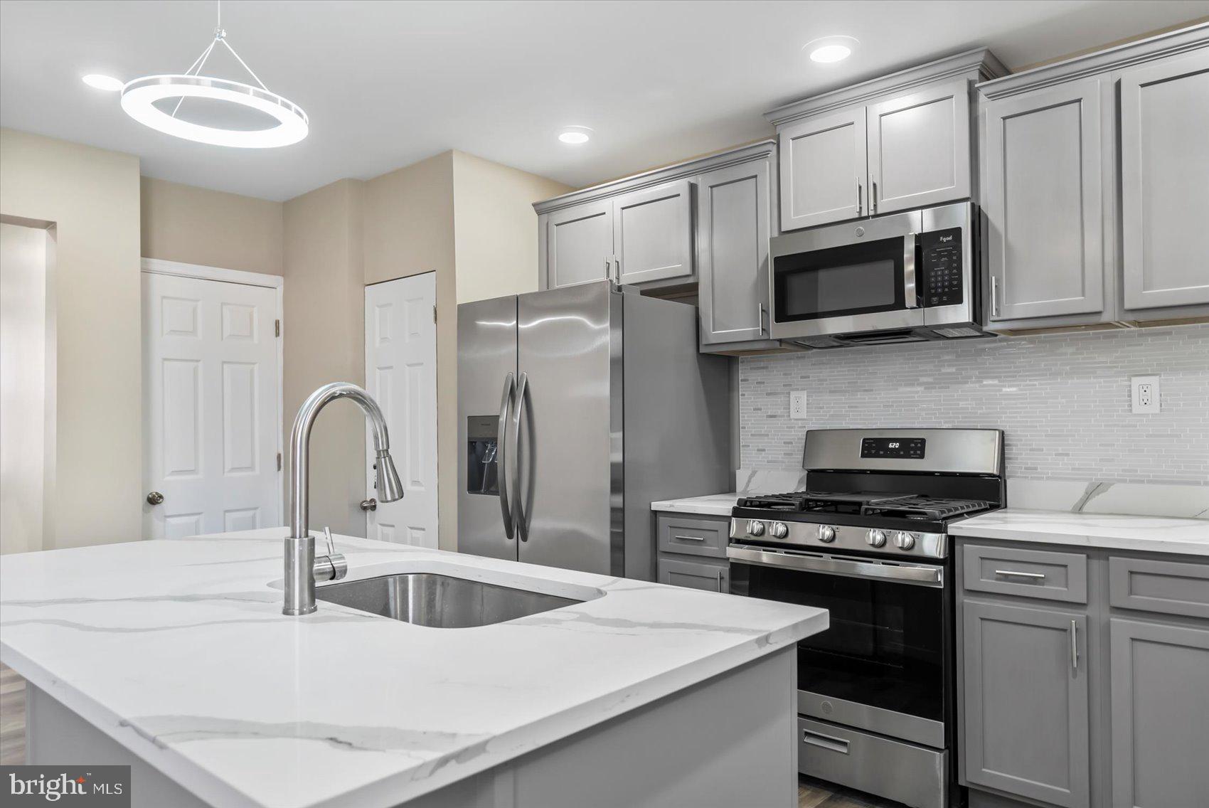 4024 Annellen Road Baltimore, MD 21215 - Photo 11 of 47