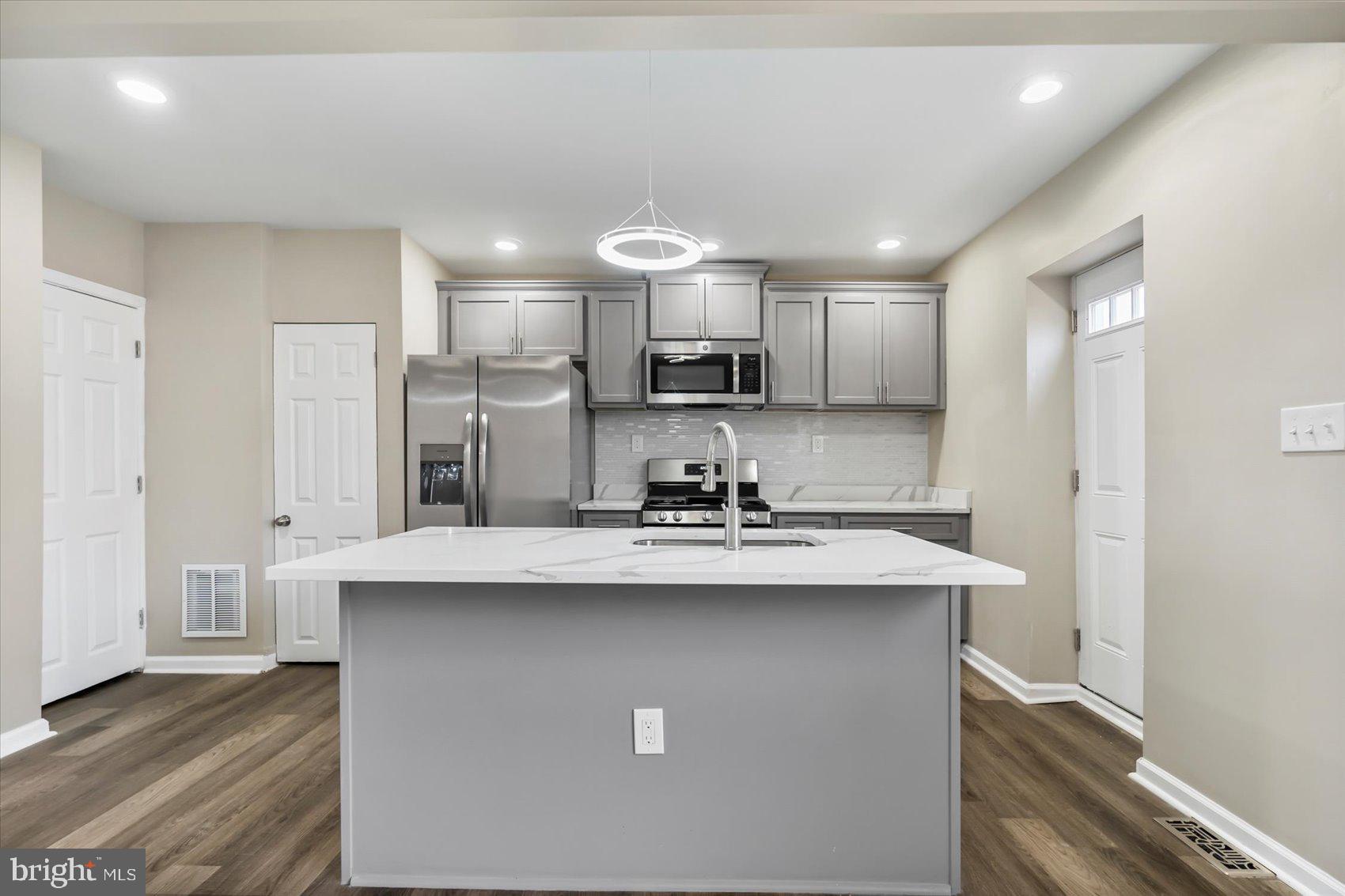 4024 Annellen Road Baltimore, MD 21215 - Photo 16 of 47