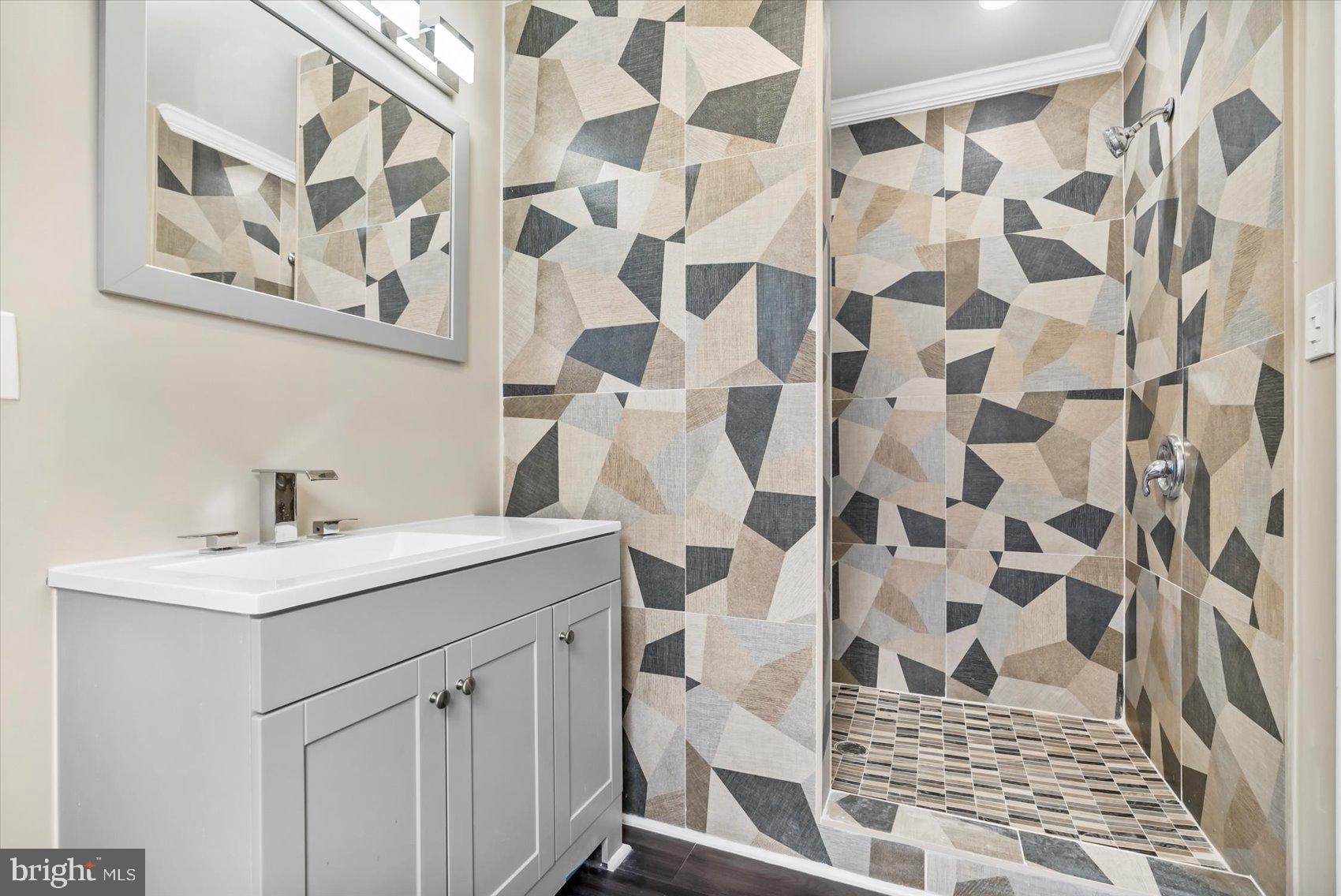 4024 Annellen Road Baltimore, MD 21215 - Photo 25 of 47 En Suite Bathroom