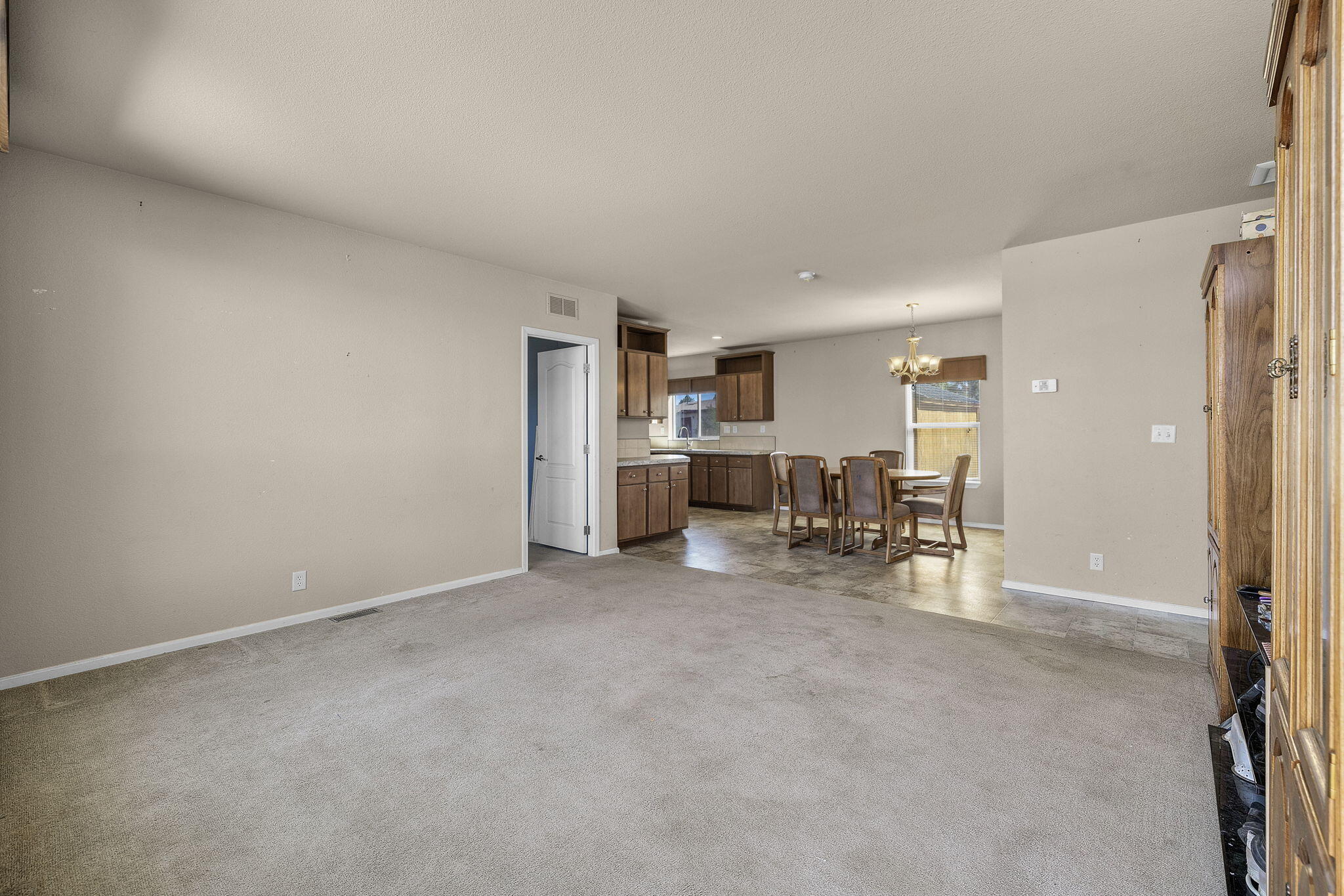 486 Washington Avenue Metolius, OR 97741 - Photo 3 of 20 2024_09_23_486_washington_ave_metolius-8
