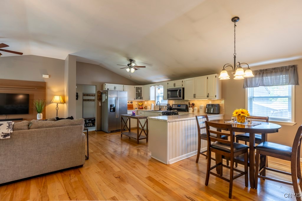 7226 Lakeshore Road Cicero, NY 13039 - Photo 15 of 43