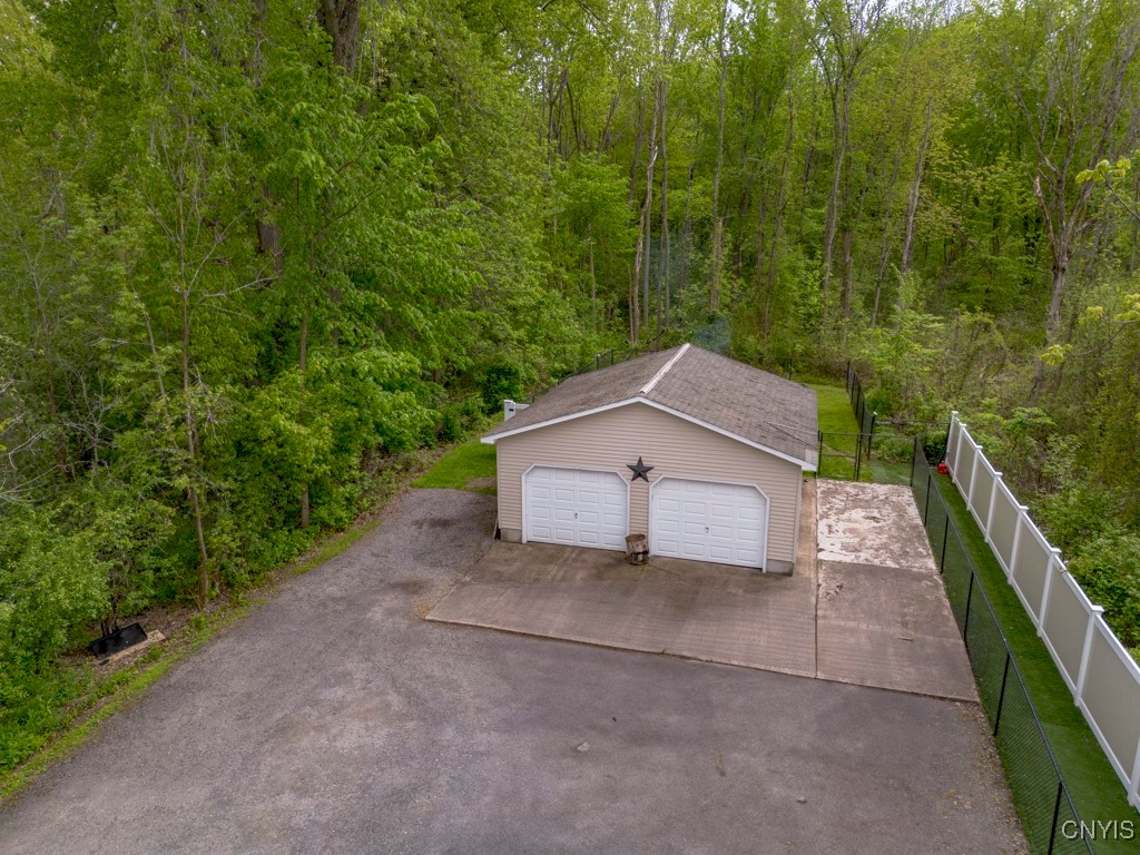 7226 Lakeshore Road Cicero, NY 13039 - Photo 40 of 43