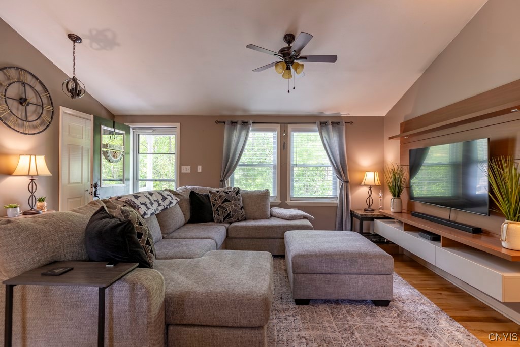 7226 Lakeshore Road Cicero, NY 13039 - Photo 8 of 43