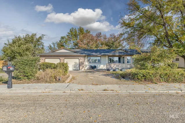 $330,000 | 710 North 5th Street, Nyssa, OR 97913