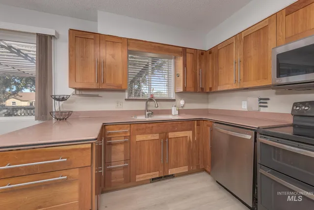 $330,000 | 710 North 5th Street, Nyssa, OR 97913