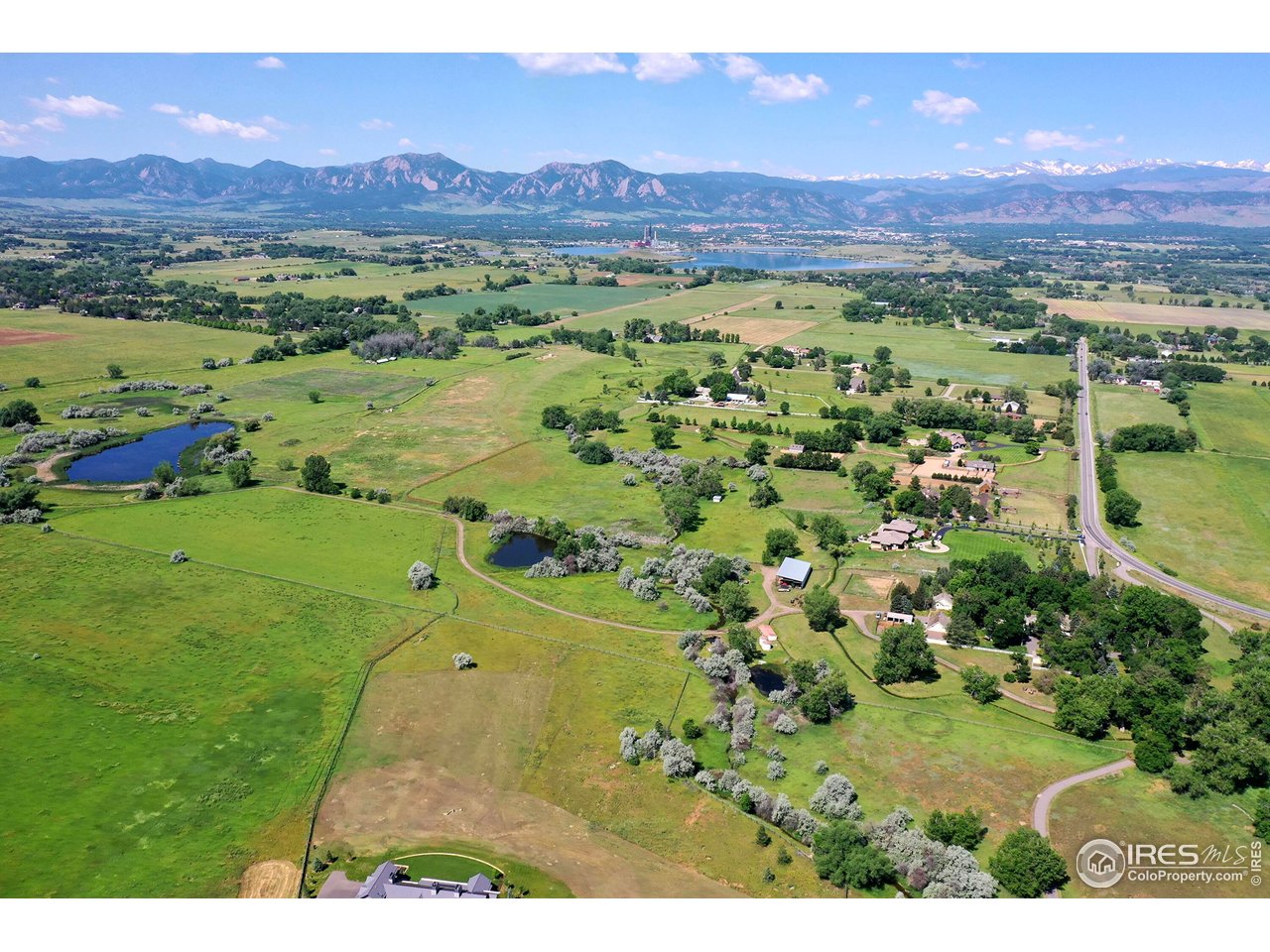 8522 Valmont Road Boulder, CO 80301 - Photo 45 of 49 a view of a city with mountain view