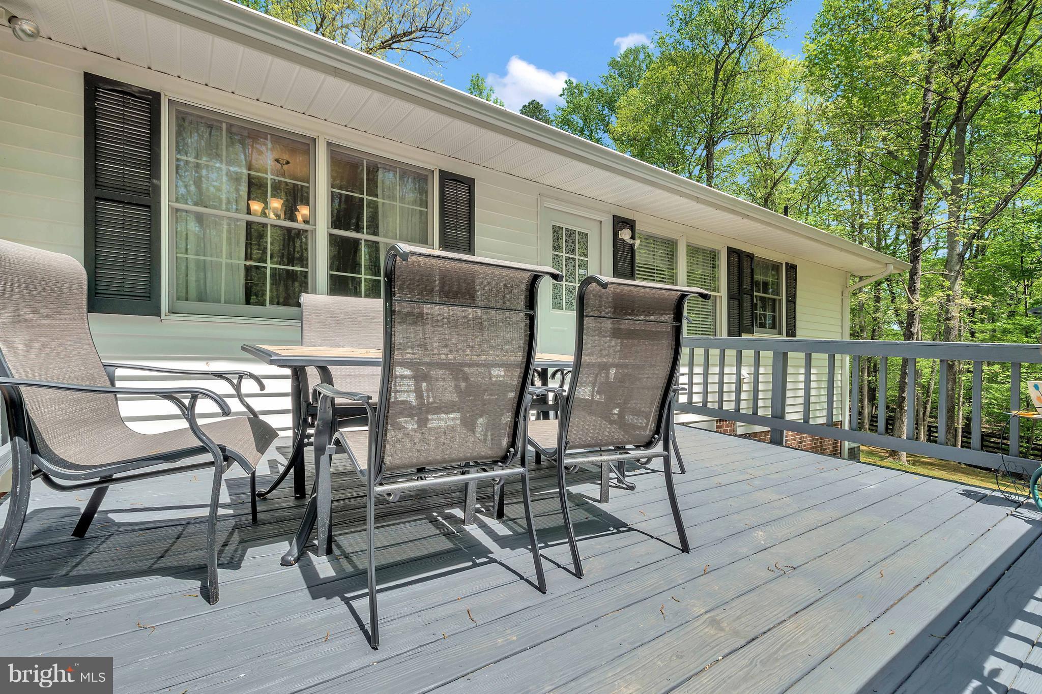 Sunbathe on the deck
