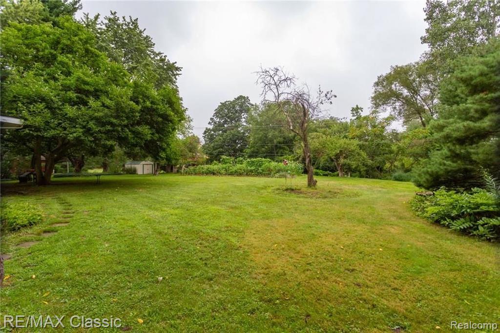 17888 Beck Road Northville, MI 48168 - Photo 5 of 31