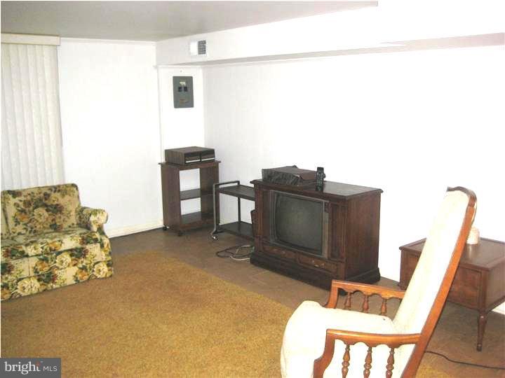 3276 Tara Road Philadelphia, PA 19154 - Photo 12 of 16 Basement - Finished