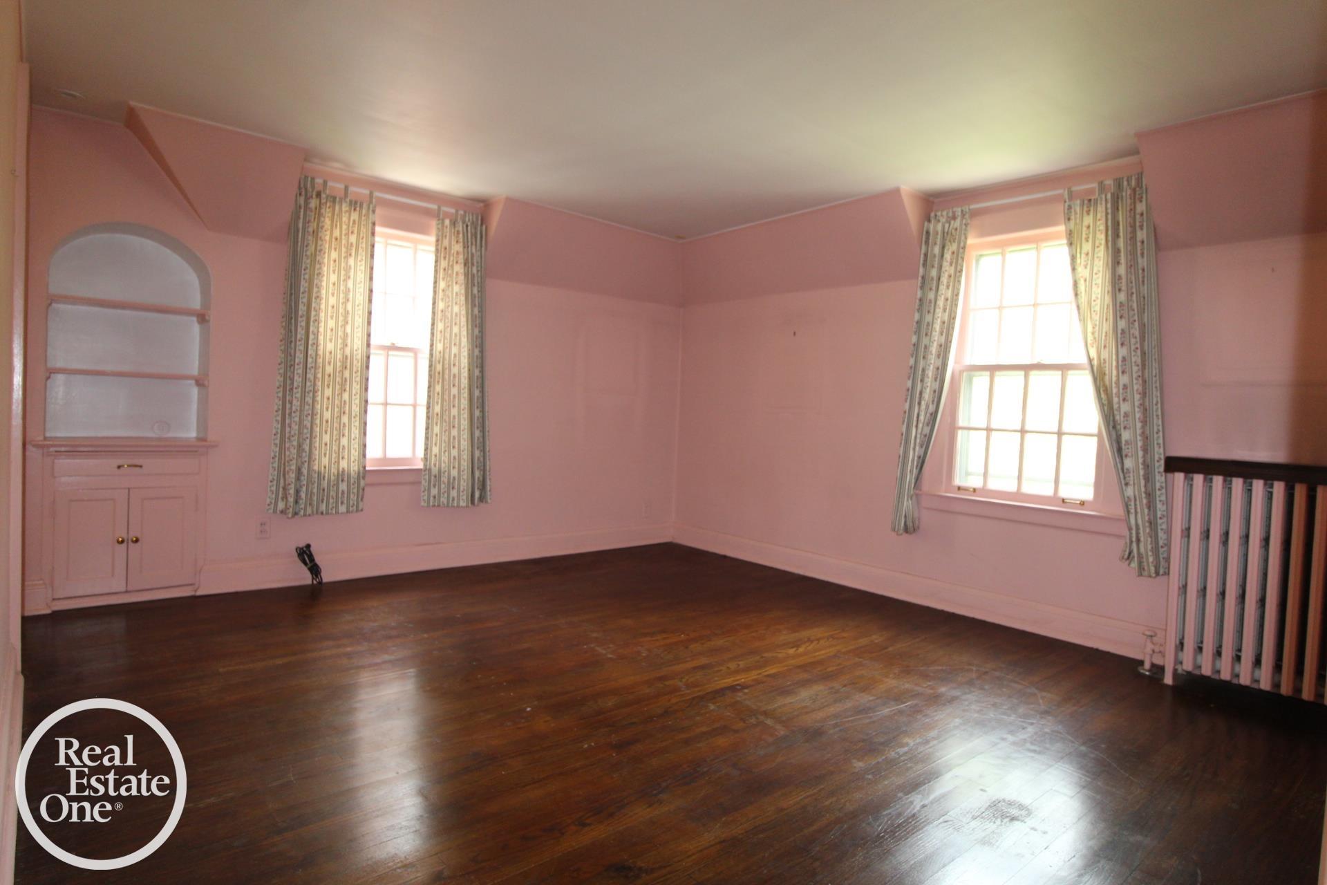 93 Moran Road Grosse Pointe, MI 48236 - Photo 35 of 71 50177408-94171a97-e51f-4903-963b-6a2f3d171dda.JPG