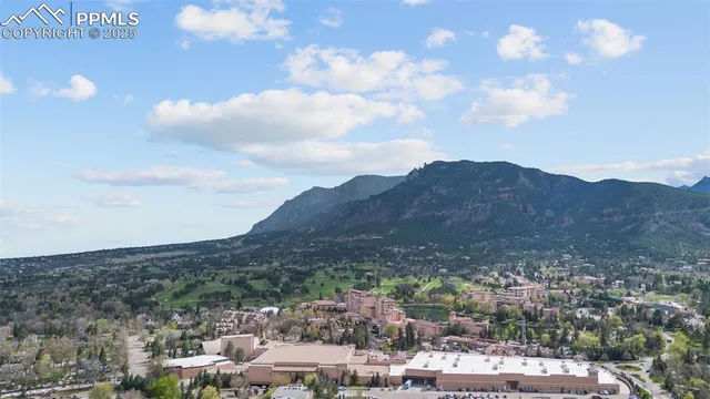 $1,380,000 | 10 Heather Drive, Colorado Springs, CO 80906