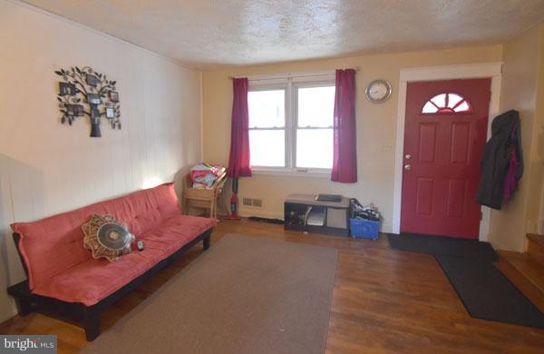 1852 Yakona Road Baltimore, MD 21234 - Photo 2 of 15 Living Room