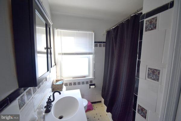 1852 Yakona Road Baltimore, MD 21234 - Photo 9 of 15 Bath