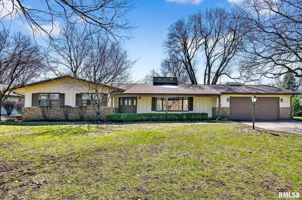 $305,000 | 179 Seminole Drive, Galesburg, IL 61401