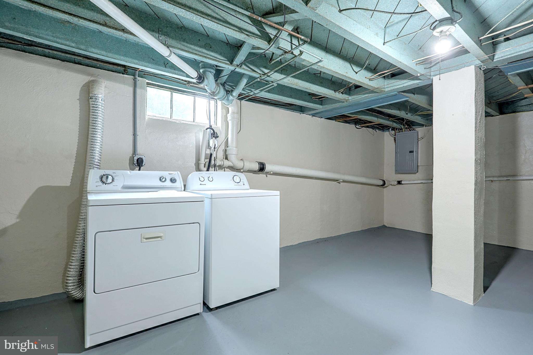 405 Edgehill Road York, PA 17403 - Photo 29 of 30 a utility room with dryer and washer