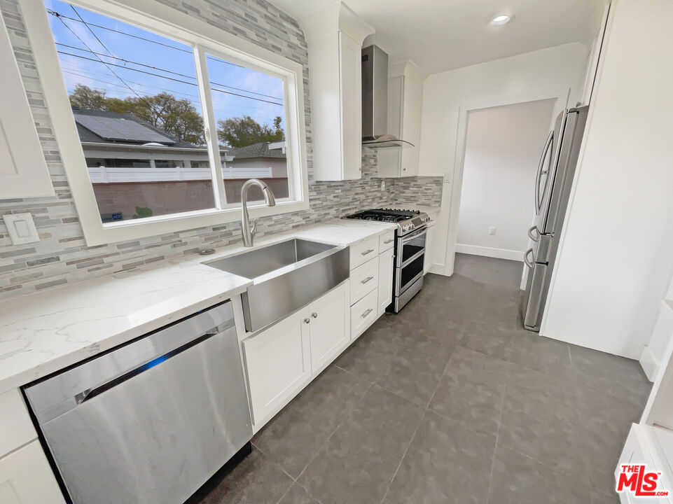 7165 East Wardlow Road Long Beach, CA 90808 - Photo 6 of 26 Gallery Image 6
