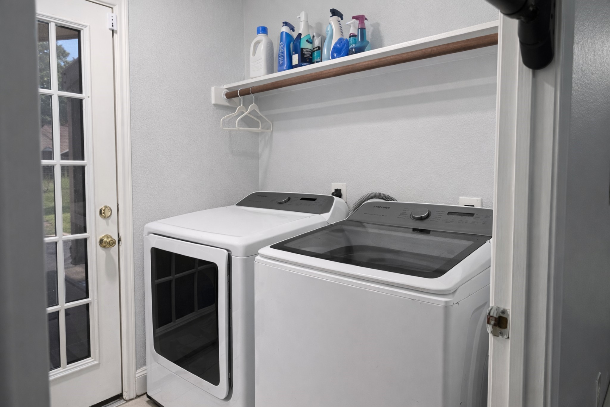 16910 Country Bridge Road Houston, TX 77095 - Photo 22 of 25 laundry room