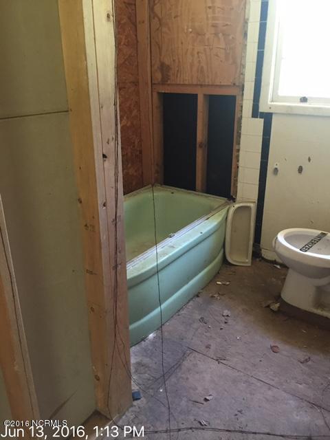 2102 Pony Farm Road Jacksonville, NC 28540 - Photo 4 of 23 BATH 3