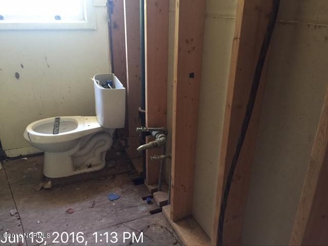 2102 Pony Farm Road Jacksonville, NC 28540 - Photo 5 of 23 BATH 4