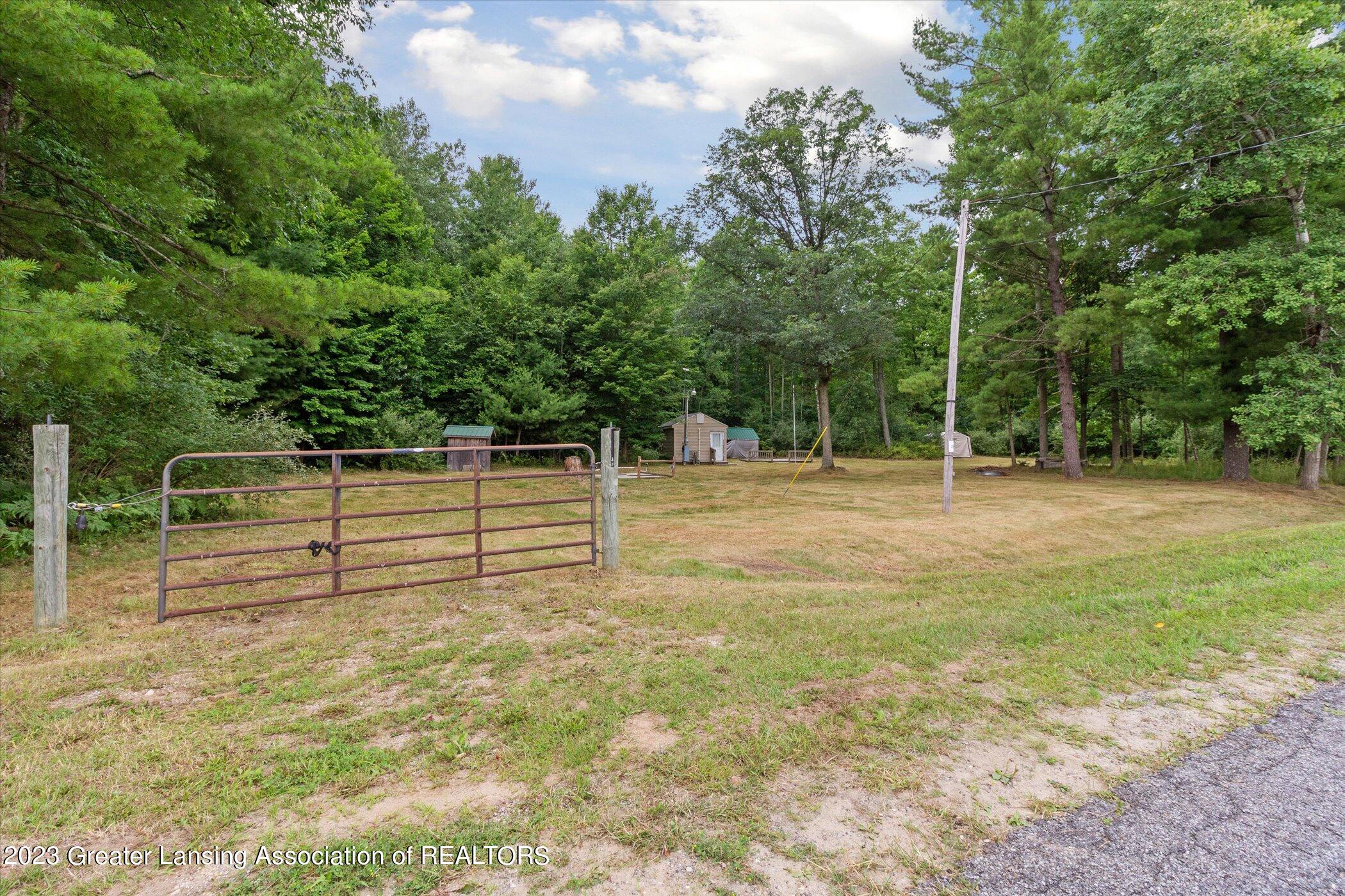 4156 Dilling Road Brethren, MI 49619 - Photo 2 of 29 09-4156-Dilling-Rd-Brethren-MI-49619-Win