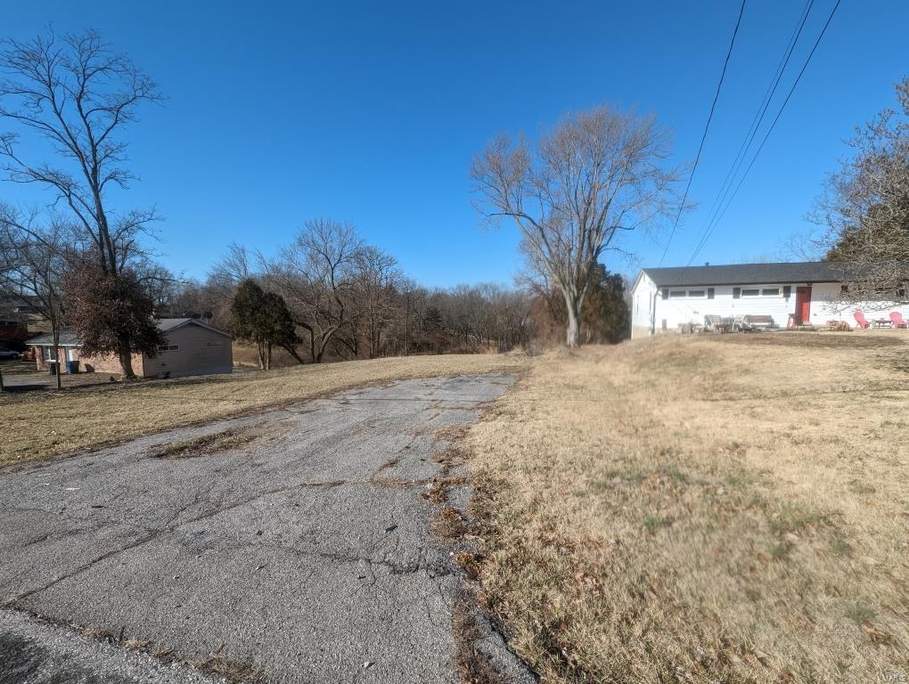 6149 Erb Road St. Louis, MO 63129 - Photo 1 of 3