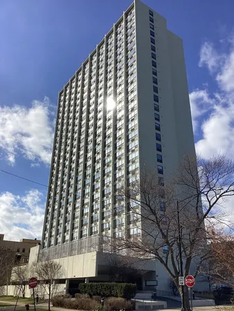 $1,800 | 5100 North Marine Drive, Unit 14E, Chicago, IL 60640