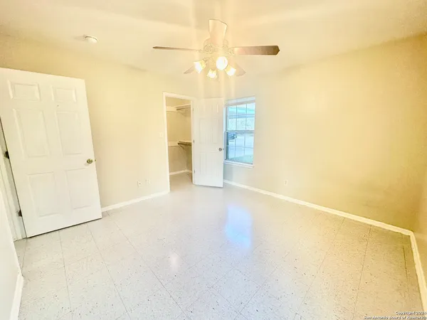 $1,100 | 132 South Mansfield Street, Unit A, Pleasanton, TX 78064