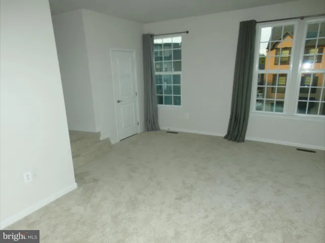 $2,595 | 1014 Trestle Drive, Fredericksburg, VA 22401