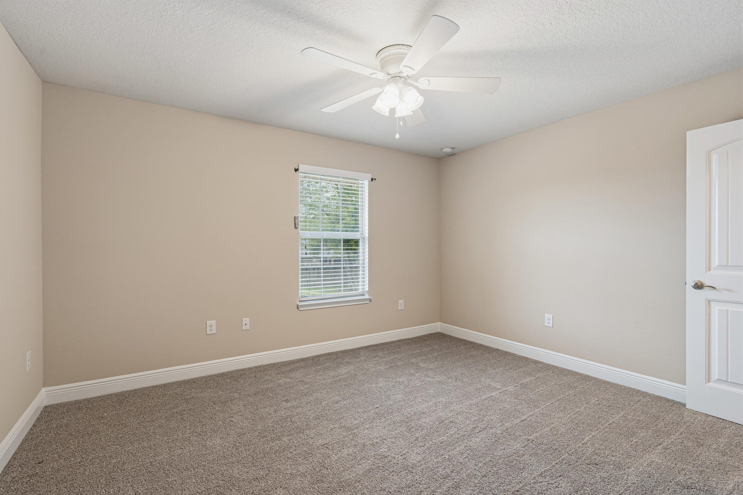 2345 Genevieve Way Crestview, FL 32536 - Photo 20 of 41 an empty room with a window