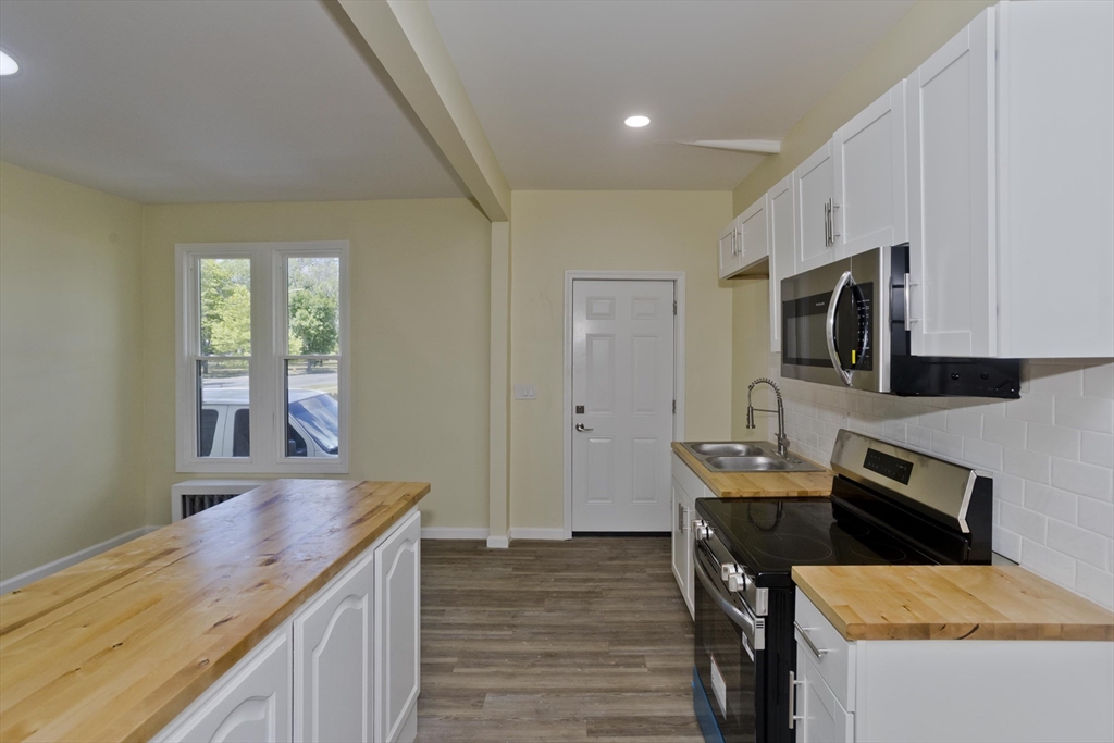 205 St James Avenue Springfield, MA 01109 - Photo 8 of 28