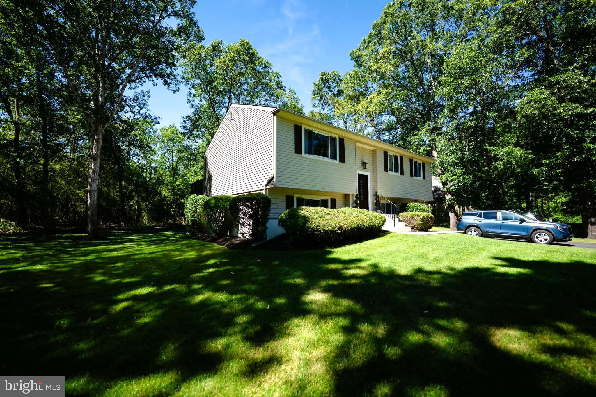 809 Anthony Road Atco, NJ 08004 - Photo 4 of 38 Landscaped and sprinkler system