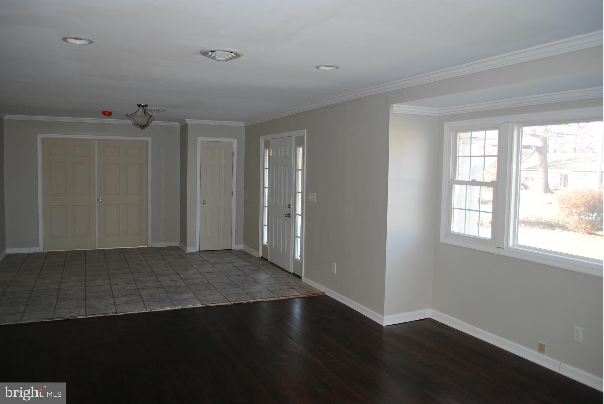 7571 Quaker Neck Road Chestertown, MD 21620 - Photo 2 of 21 Living Room