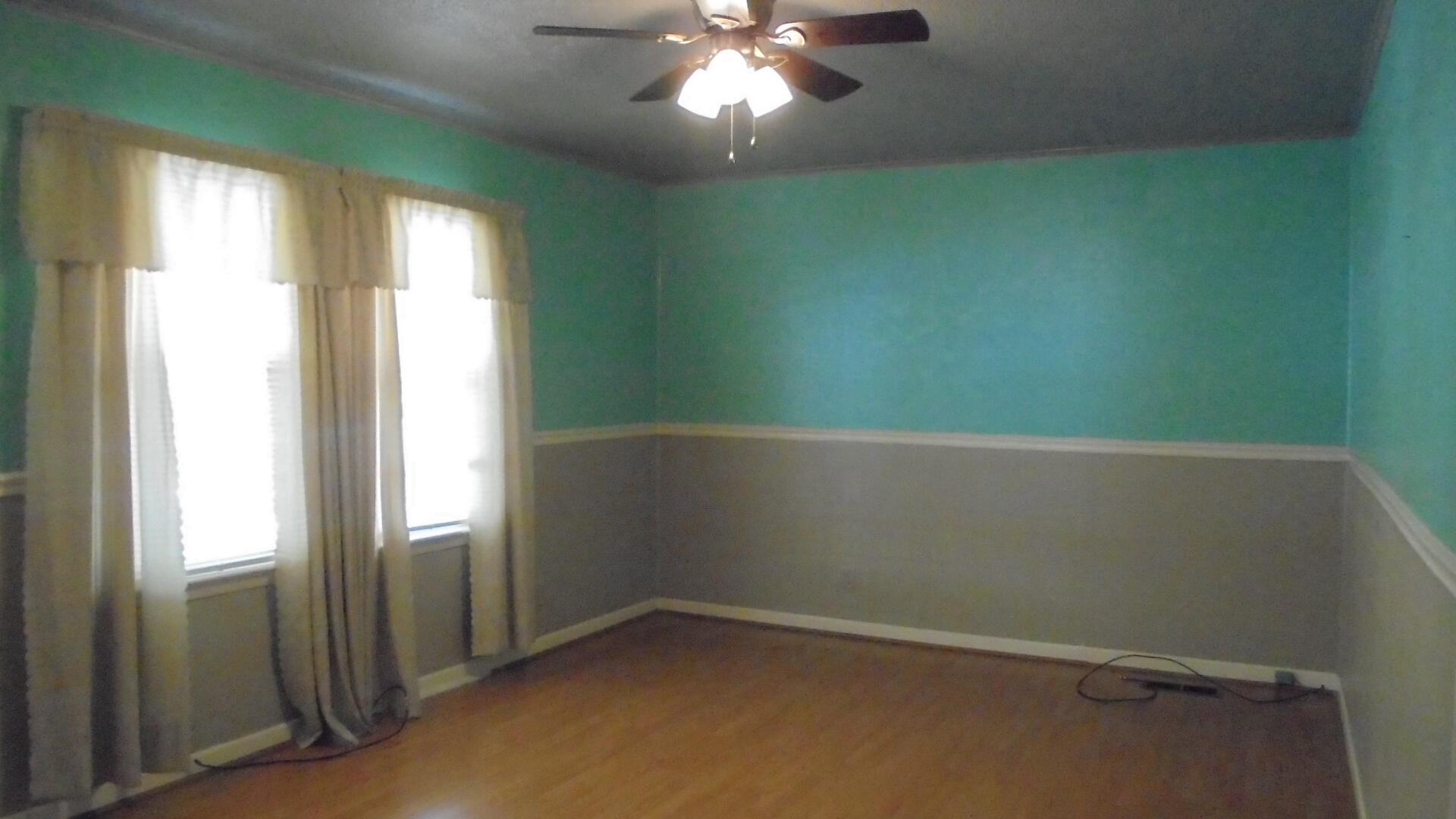 330 Ridge Avenue Appalachia, VA 24216 - Photo 6 of 31 DSC06130