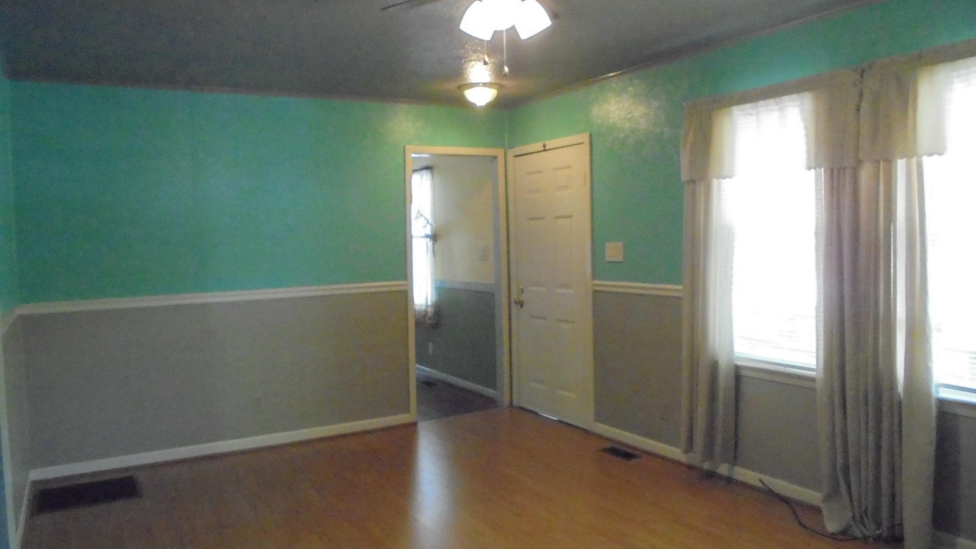 330 Ridge Avenue Appalachia, VA 24216 - Photo 7 of 31 DSC06131