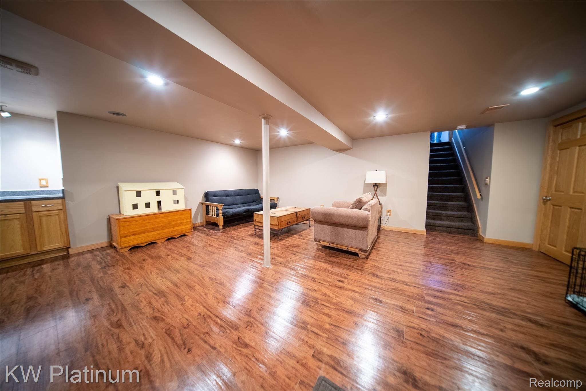 47392 Kathleen Road Macomb, MI 48044 - Photo 35 of 42 47392 Kathleen Rd-41.jpg