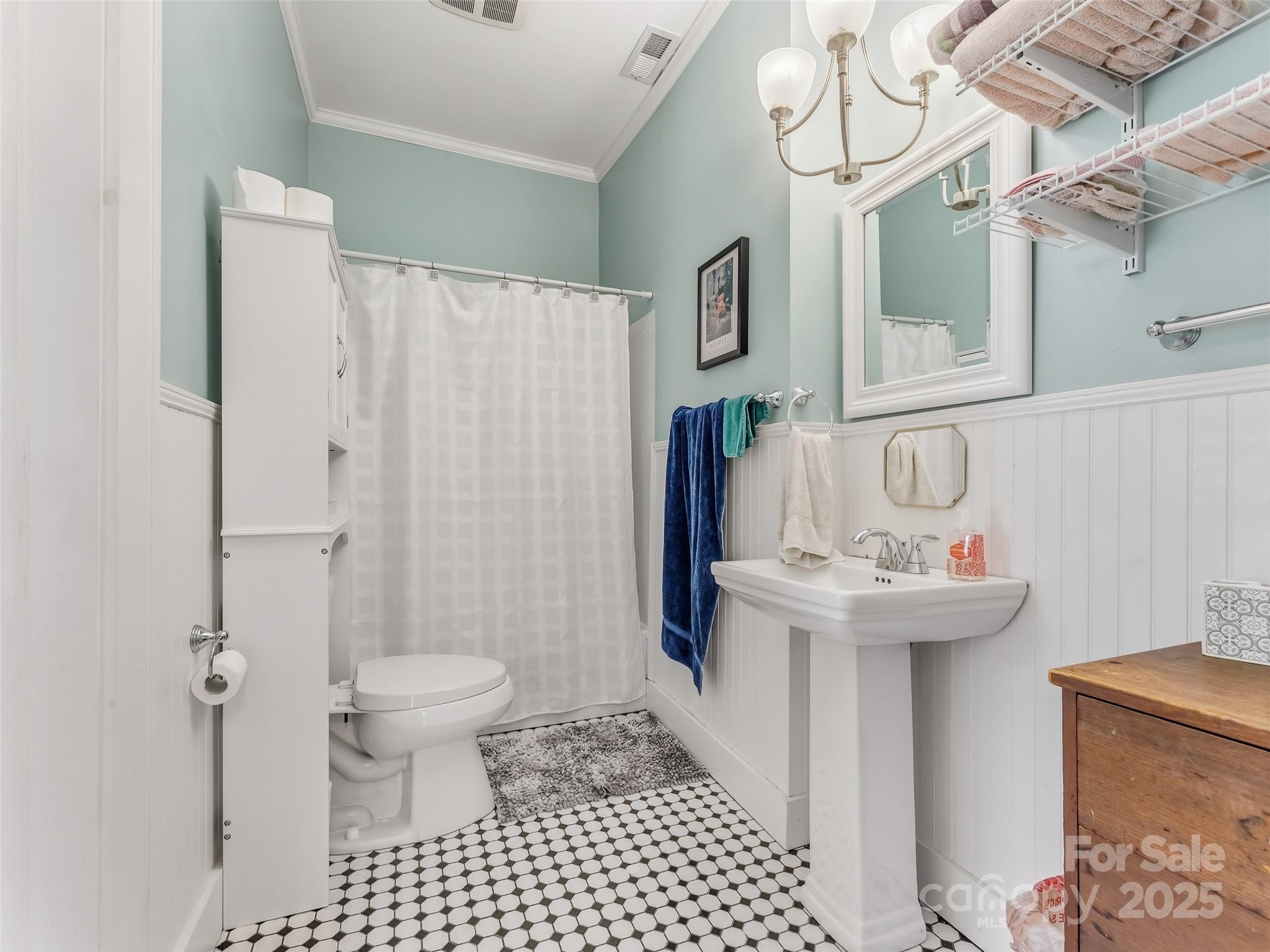 422 East Blue Ridge Road East Flat Rock, NC 28726 - Photo 22 of 26 Gallery Image 22