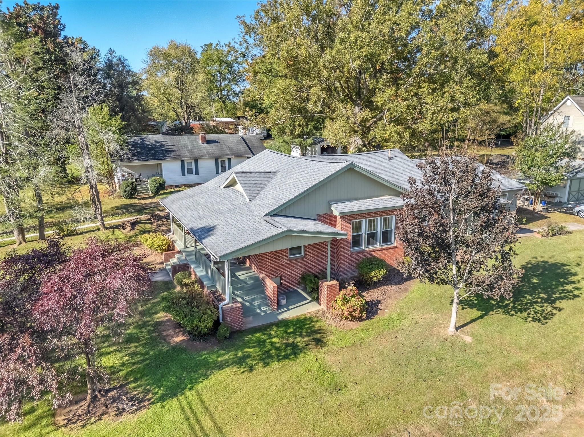 422 East Blue Ridge Road East Flat Rock, NC 28726 - Photo 6 of 26 Gallery Image 6