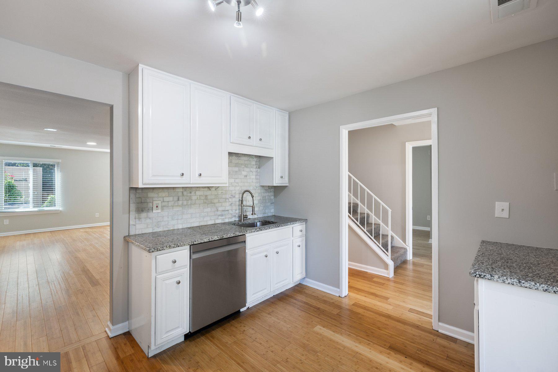 19422 Thomas Farm Road Montgomery Village, MD 20886 - Photo 11 of 36