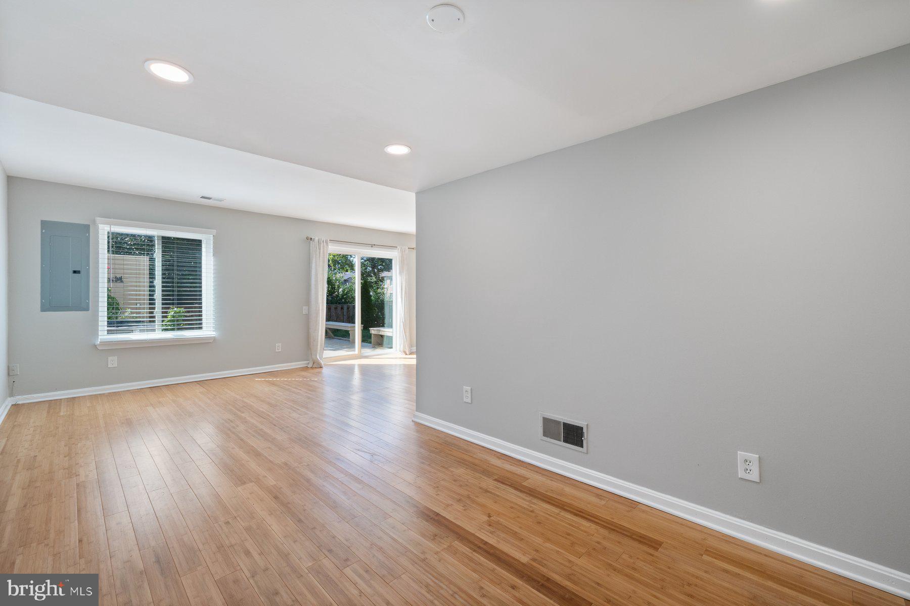 19422 Thomas Farm Road Montgomery Village, MD 20886 - Photo 12 of 36