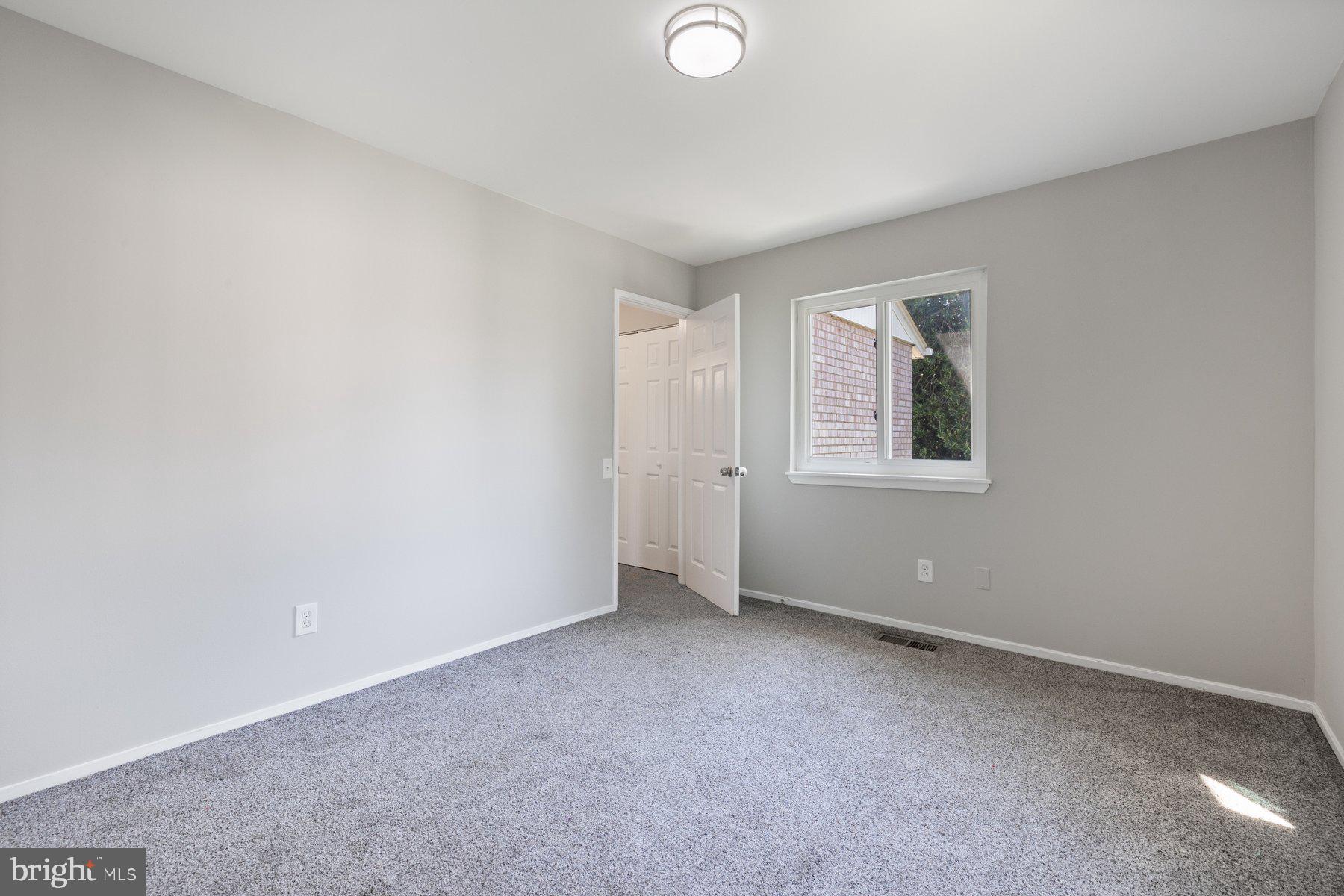 19422 Thomas Farm Road Montgomery Village, MD 20886 - Photo 21 of 36