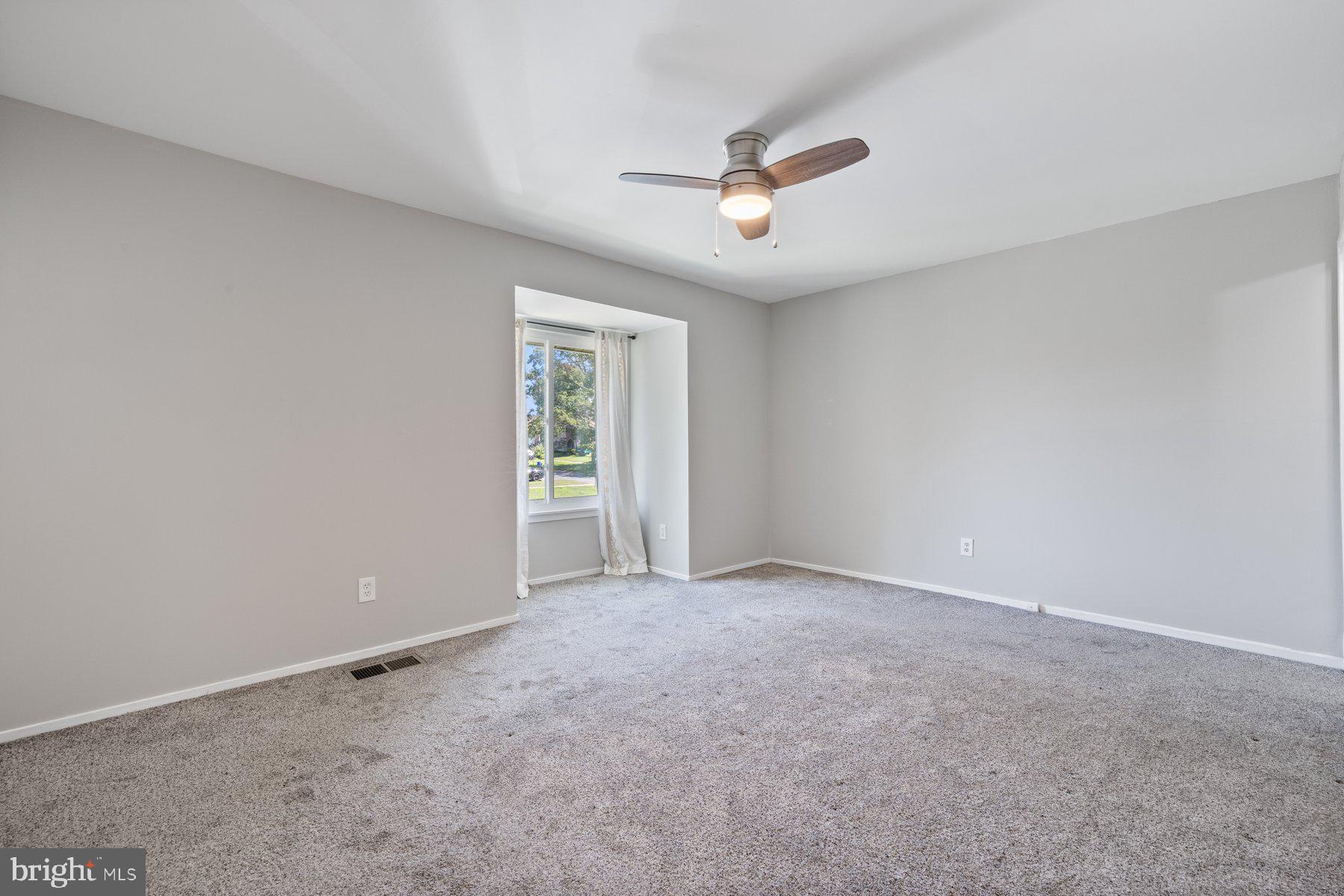 19422 Thomas Farm Road Montgomery Village, MD 20886 - Photo 27 of 36 Owners Suite